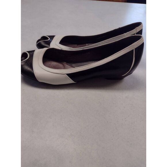 You by CROCS size 10 Dressy Peep Toe Flats Black and White - Picture 2 of 5